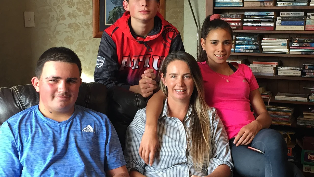 Amanda Bisset and family